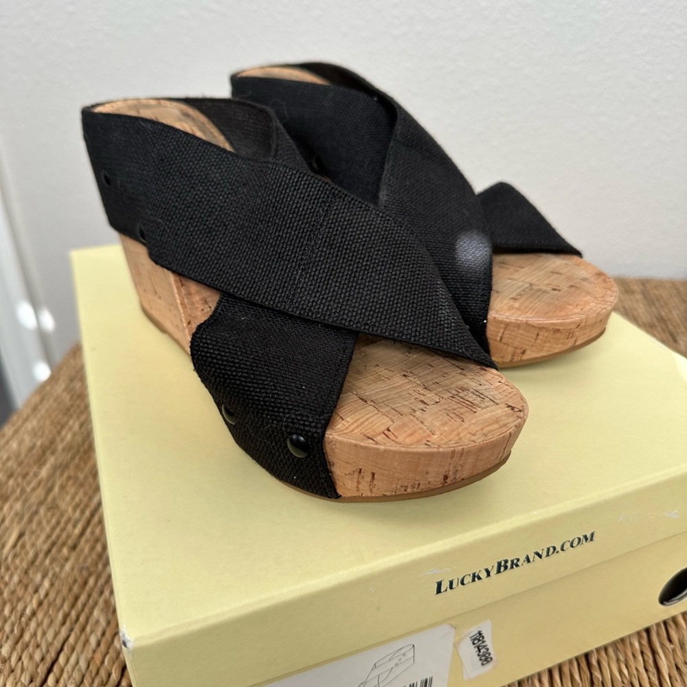 Lucky Brand Black and Tan Women's Wedge Sandals